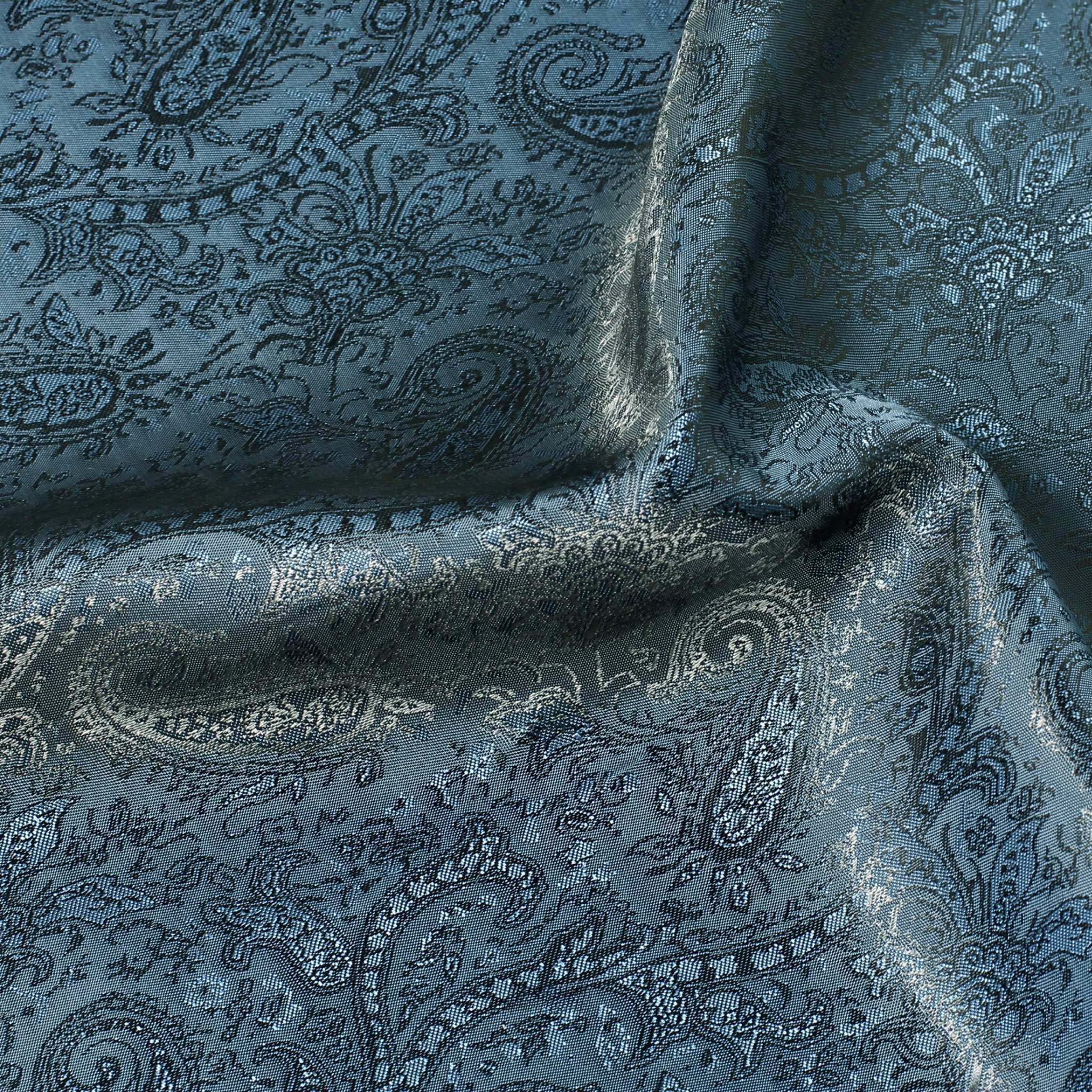 11433 | Medium Paisley Jacquard