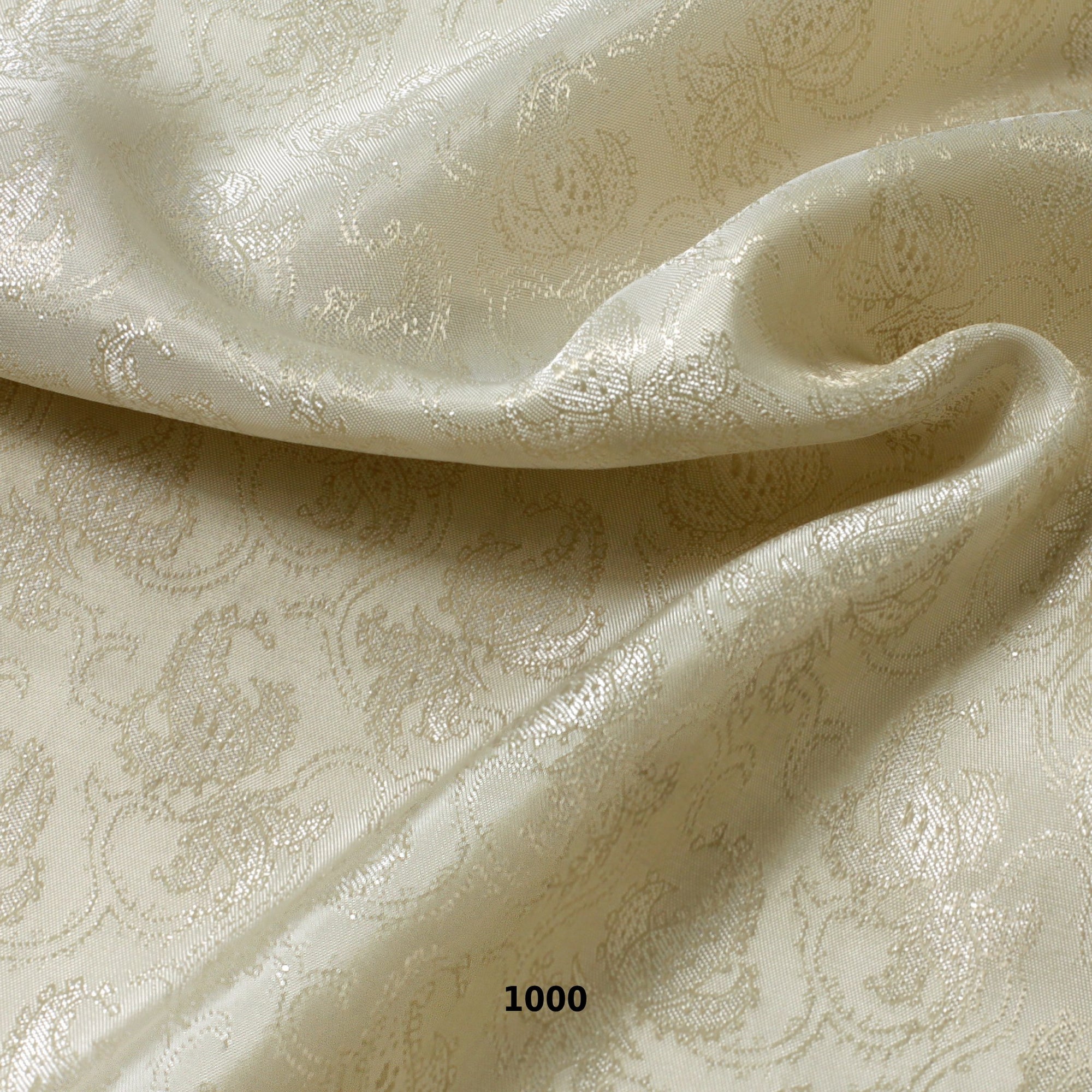 8161 | Petit Jacquard Paisley