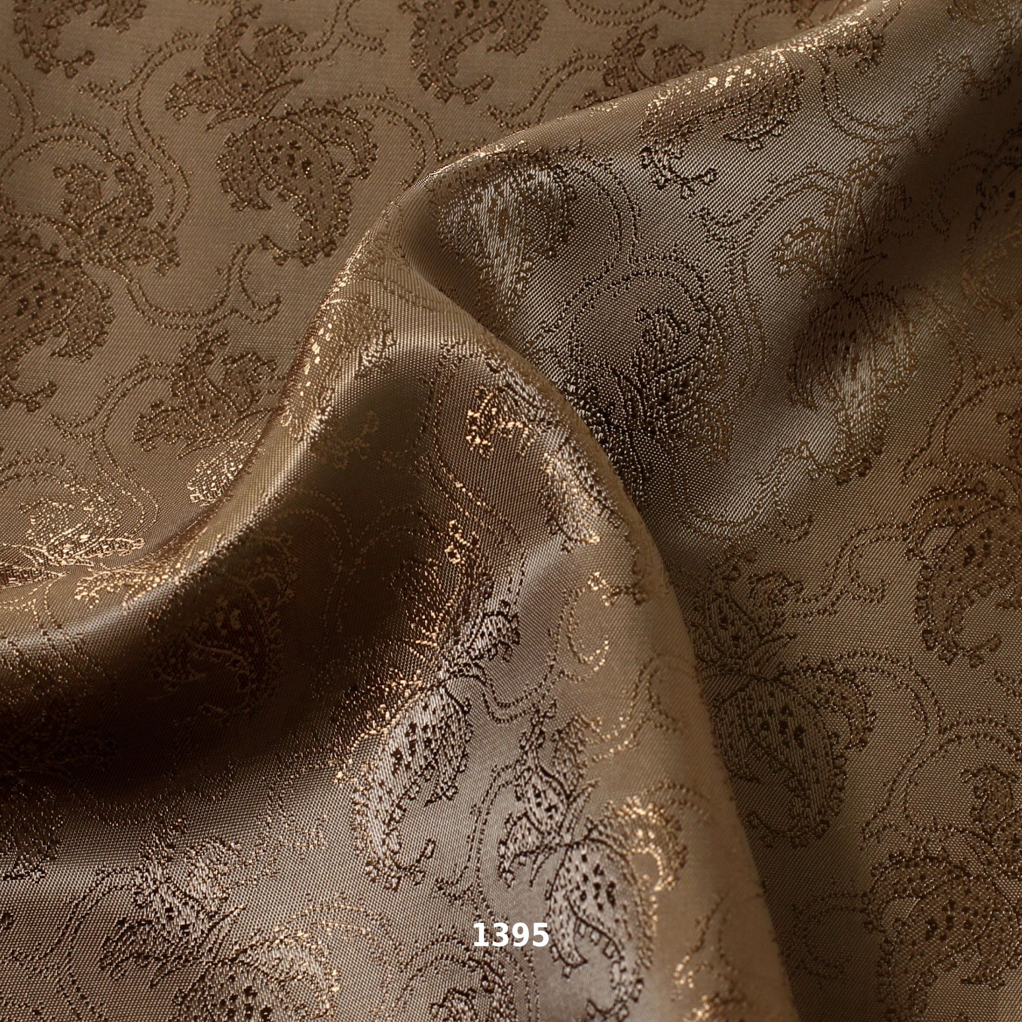 8161 | Petit Jacquard Paisley