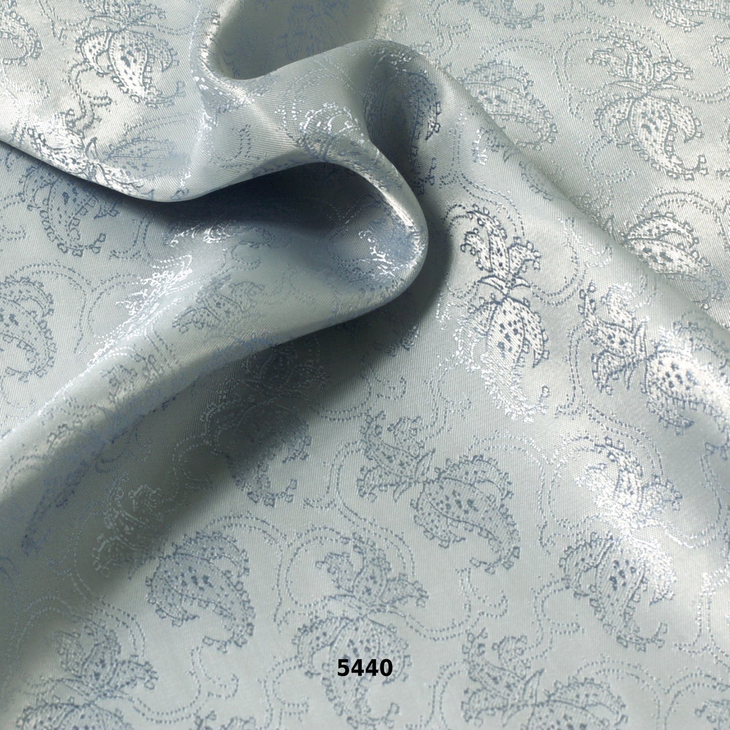 8161 | Petit jacquard paisley