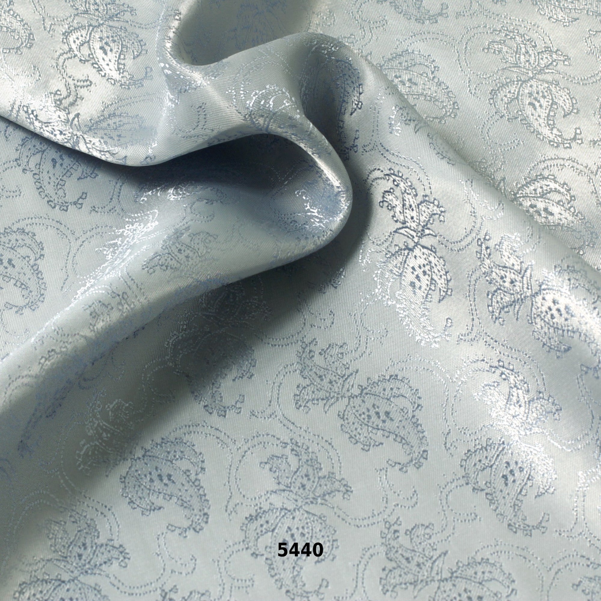 8161 | Petit Jacquard Paisley
