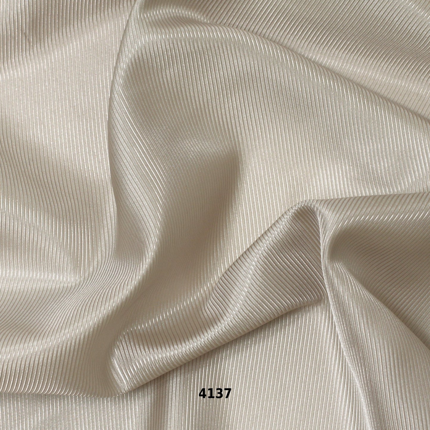 8518 | Diagonal Dobby