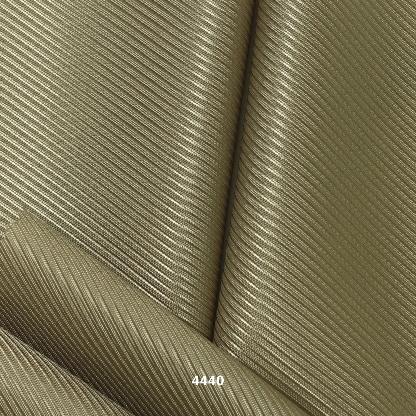8518 | Diagonal Dobby