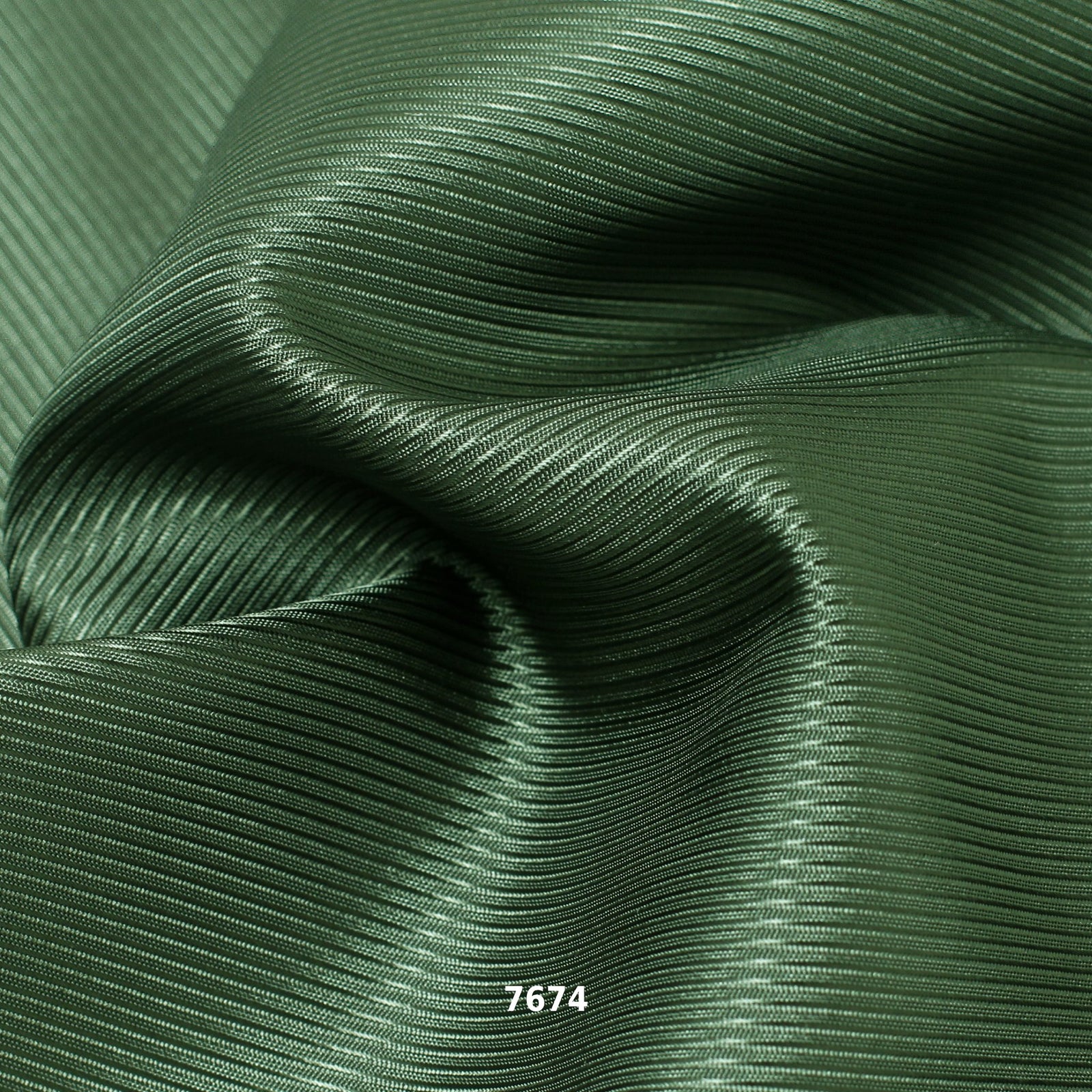 8518 | Diagonal Dobby